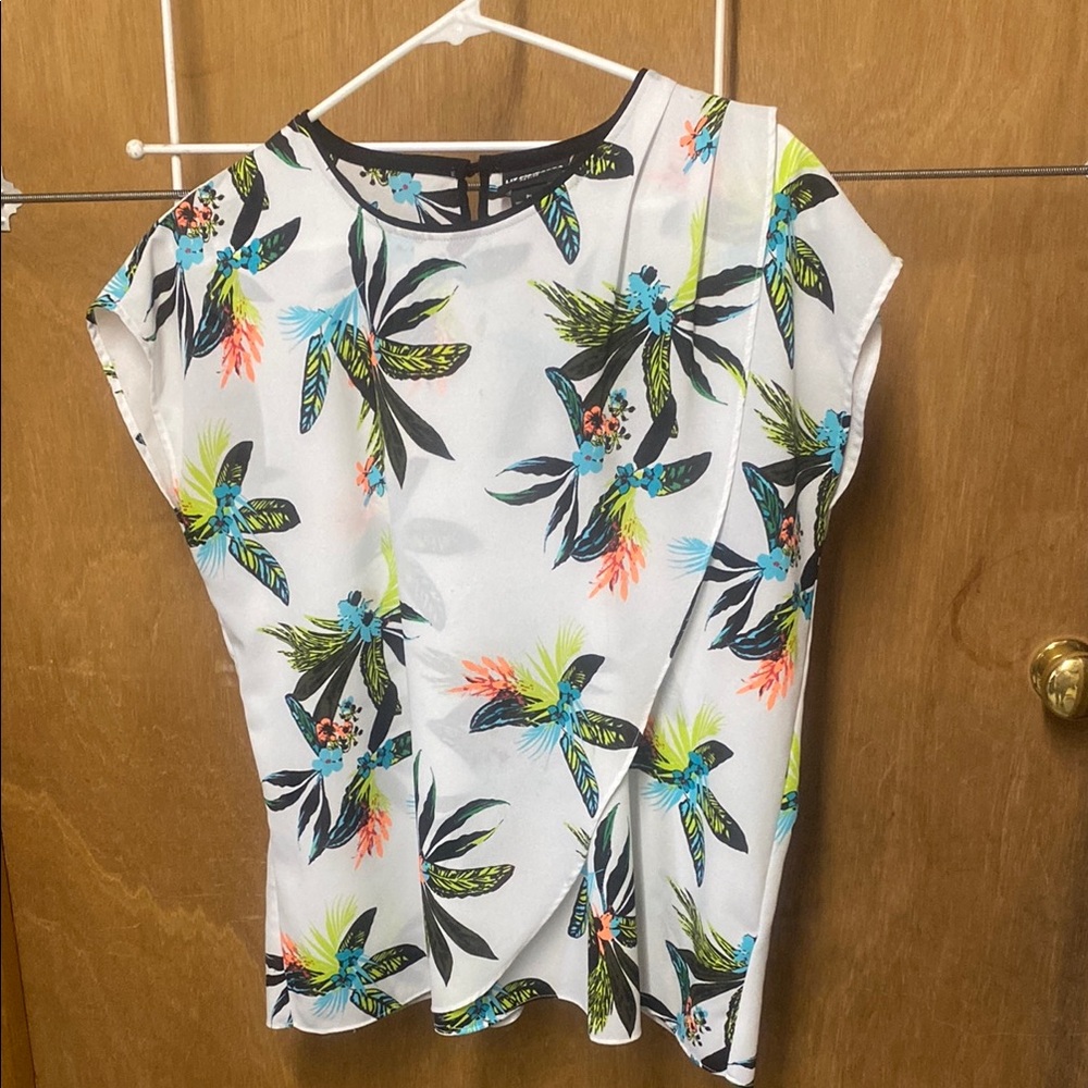 3/$15. Liz. Claiborne Graphic Asymmetrical Cap Sleeve Blouse Green Blue